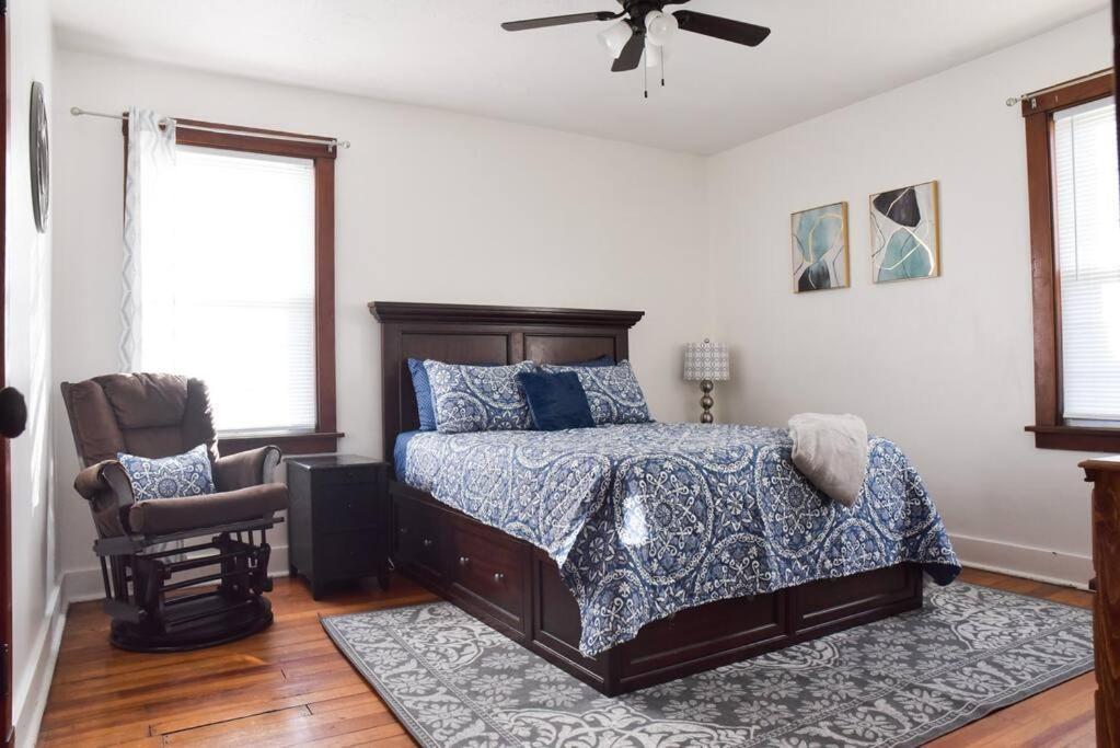 Beautiful 3 Bedroom Home Cozy Front And Back Porch Munhall Exterior foto