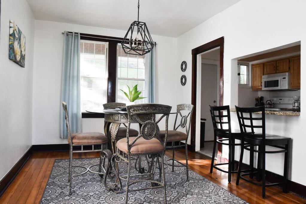 Beautiful 3 Bedroom Home Cozy Front And Back Porch Munhall Exterior foto